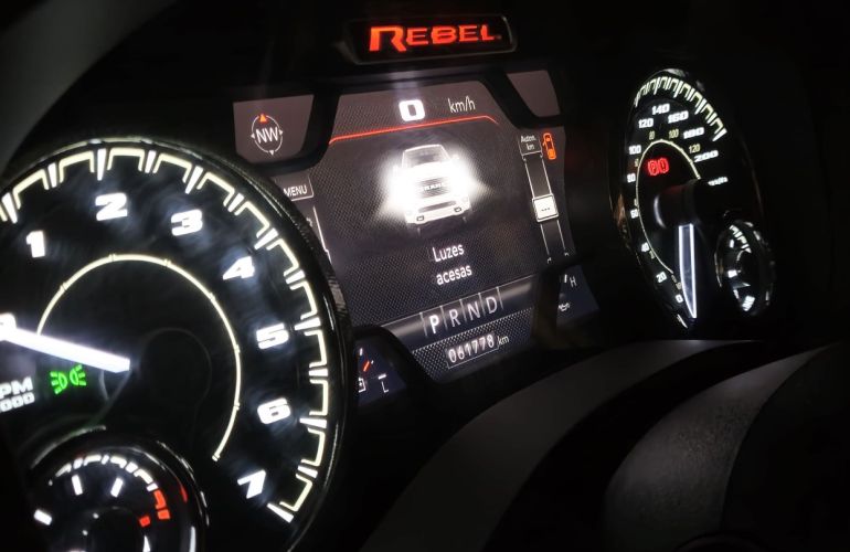 RAM 1500 5.7 V8 Rebel CD 4x4 - Foto #8