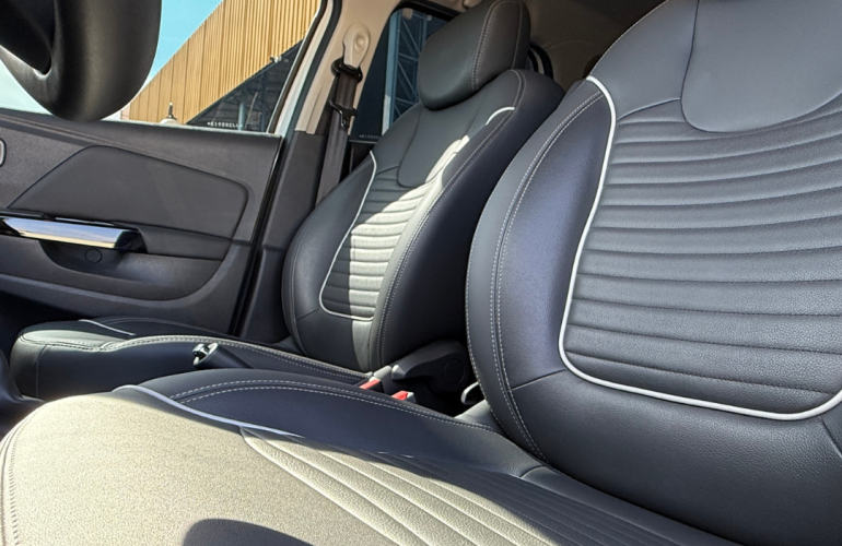Renault Captur 1.6 Intense CVT - Foto #5