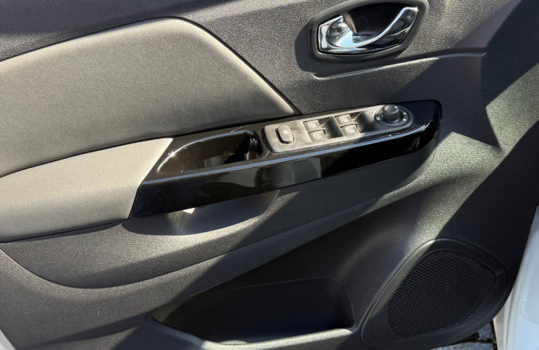 Renault Captur 1.6 Intense CVT - Foto #6