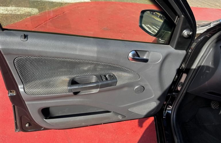 Volkswagen Gol 1.0 Mi 8V G.vi - Foto #7
