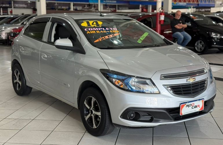 Chevrolet Onix 1.0 MPFi LT 8v - Foto #1