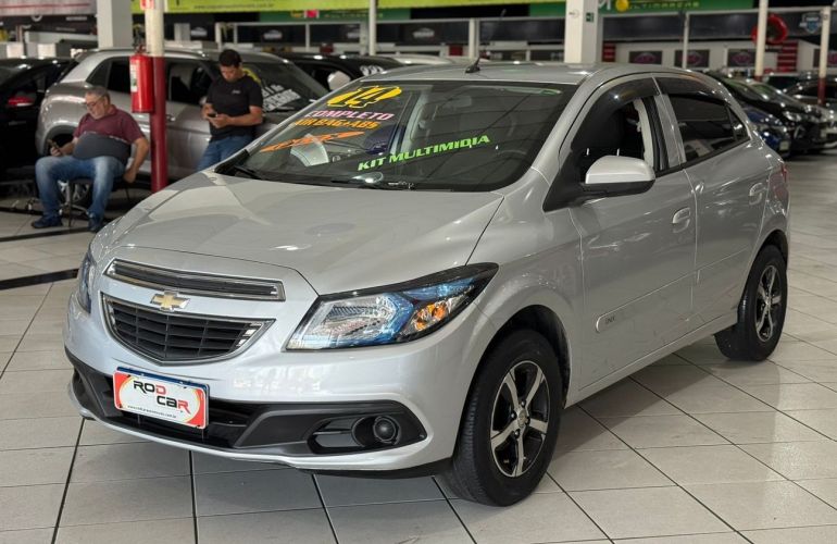 Chevrolet Onix 1.0 MPFi LT 8v - Foto #3