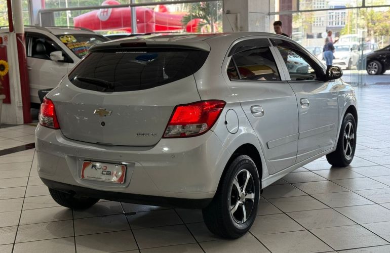 Chevrolet Onix 1.0 MPFi LT 8v - Foto #6