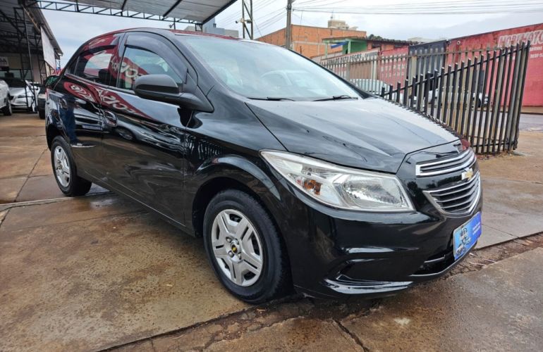 Chevrolet Onix 1.0 LT - Foto #4