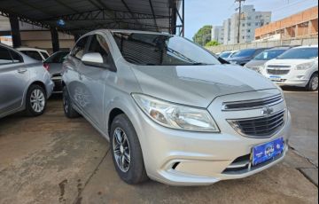 Chevrolet Onix 1.0 LT (Flex) - Foto #2