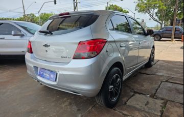 Chevrolet Onix 1.0 LT (Flex) - Foto #6