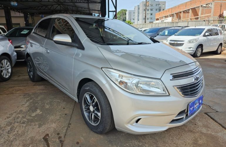 Chevrolet Onix 1.0 LT (Flex) - Foto #9