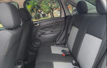 Ford Fiesta Sedan 1.6 Rocam (Flex) - Foto #2