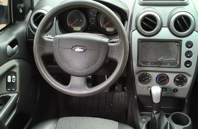 Ford Fiesta Sedan 1.6 Rocam (Flex) - Foto #6