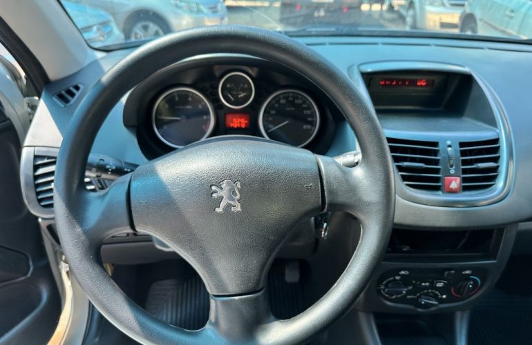 Peugeot 207 Hatch XR Sport 1.4 8V (flex) - Foto #8