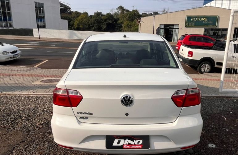 Volkswagen Voyage 1.0 MPI Trendline (Flex) - Foto #4