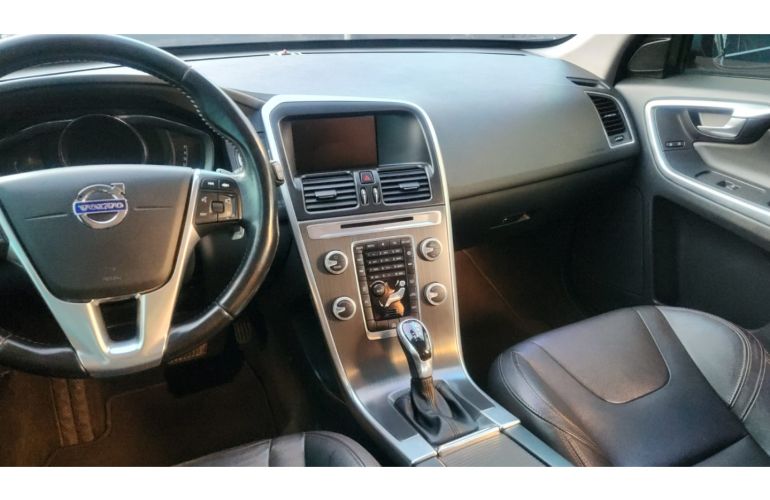 Volvo Xc60 2.0 T5 Momentum Gasolina 4p Automático - Foto #9