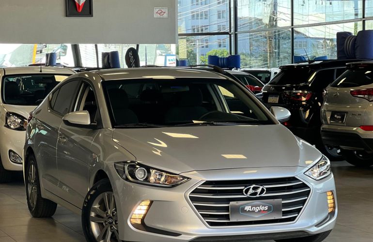 Hyundai Elantra 2.0 16v - Foto #1