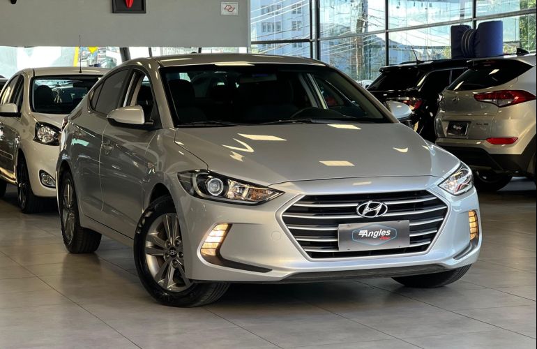 Hyundai Elantra 2.0 16v - Foto #4