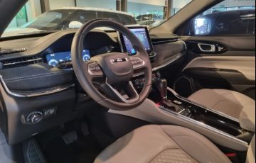 Jeep Commander 1.3 T270 Turbo Overland - Foto #4