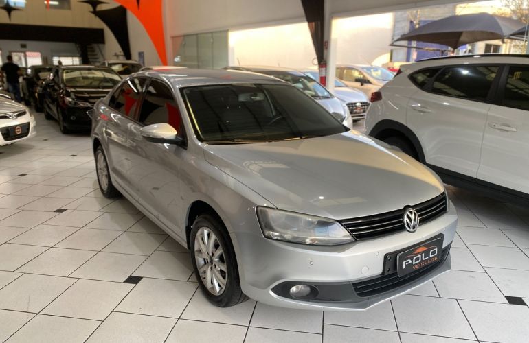 Volkswagen Jetta 2.0 Comfortline 120cv - Foto #2
