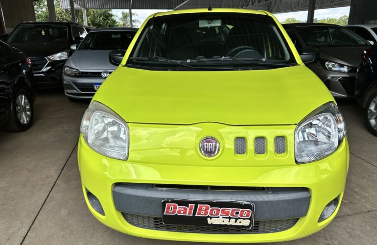 Fiat Uno Vivace 1.0 8V (Flex) 4p - Foto #2