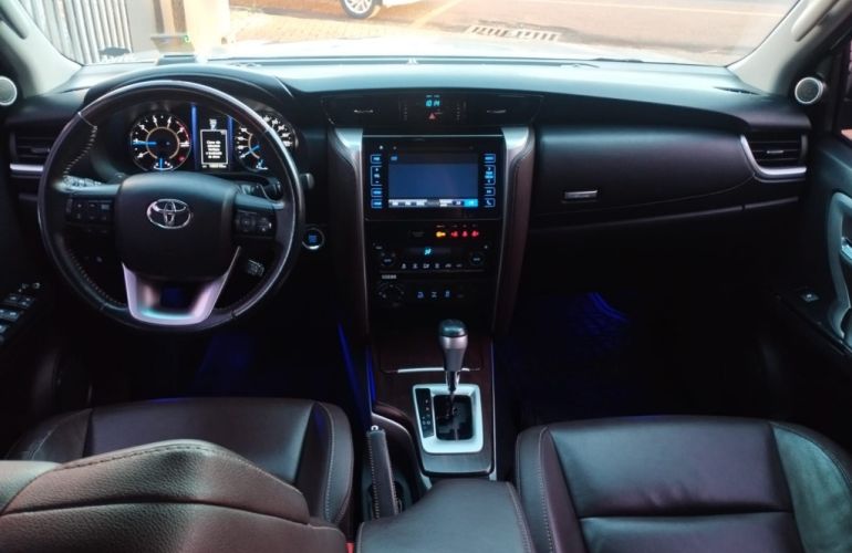 Toyota SW4 2.8 TDI SRX 5L 4x4 (Aut) - Foto #7