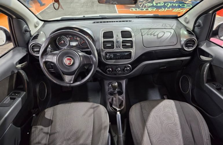 Fiat Grand Siena 1.4 Attractive - Foto #5