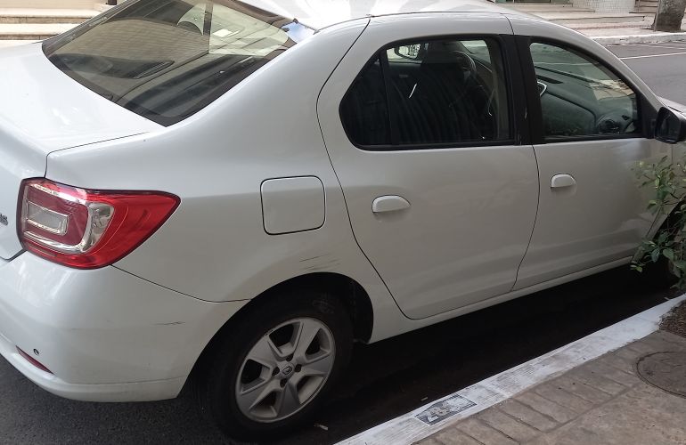 Renault Logan Dynamique 1.6 8V - Foto #2