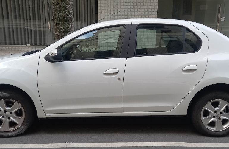 Renault Logan Dynamique 1.6 8V - Foto #3