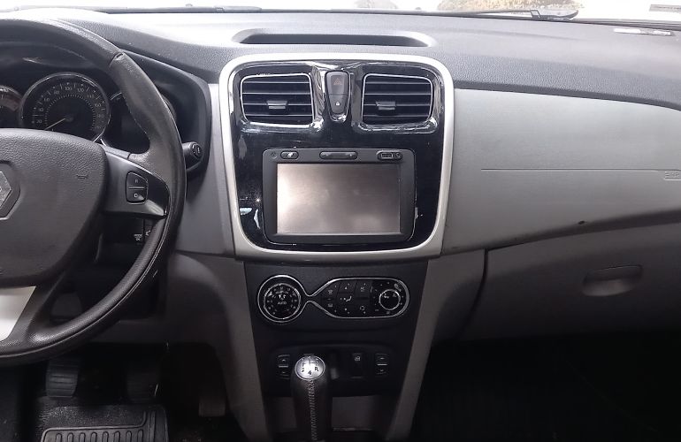 Renault Logan Dynamique 1.6 8V - Foto #5