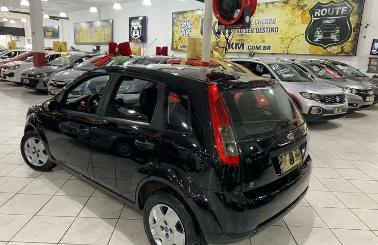 Ford Fiesta 1.0 MPi Hatch 8v - Foto #6