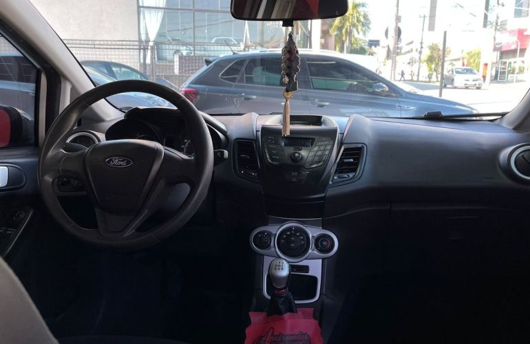 Ford Fiesta 1.6 SE Hatch 16v - Foto #4