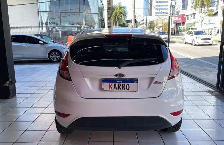Ford Fiesta 1.6 SE Hatch 16v - Foto #10