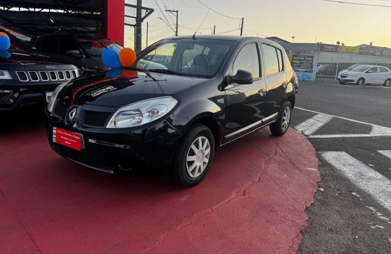 Renault Sandero 1.0 Authentique 16v - Foto #3