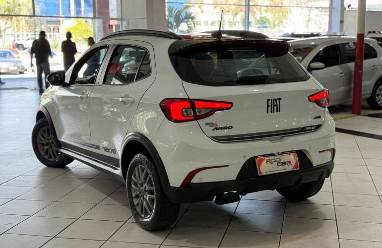 Fiat Argo 1.8 E.torq Trekking - Foto #4