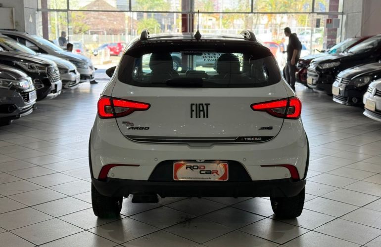 Fiat Argo 1.8 E.torq Trekking - Foto #5