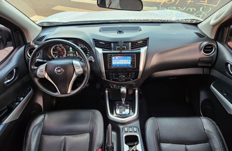 Nissan Frontier 2.3 CD LE 4x4 (Aut) - Foto #2