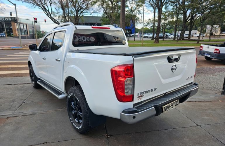 Nissan Frontier 2.3 CD LE 4x4 (Aut) - Foto #4