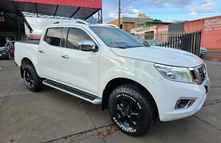 Nissan Frontier 2.3 CD LE 4x4 (Aut) - Foto #6