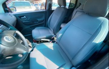 Volkswagen Fox 1.0 8V (Flex) 4p - Foto #6