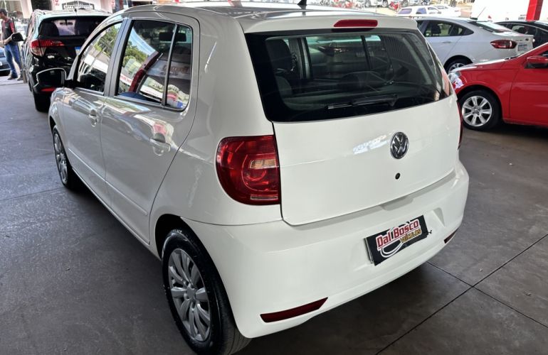 Volkswagen Fox 1.0 8V (Flex) 4p - Foto #7