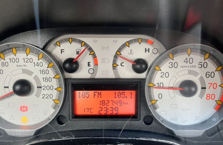 Fiat Strada 1.8 MPi Adventure Locker E.torq CD 16v - Foto #9
