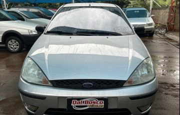 Ford Focus Hatch SE 1.6 16V TiVCT - Foto #2