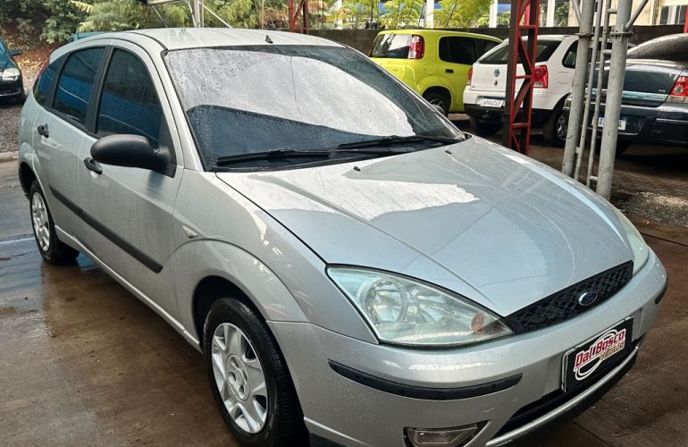 Ford Focus Hatch SE 1.6 16V TiVCT - Foto #3