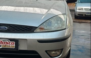 Ford Focus Hatch SE 1.6 16V TiVCT - Foto #4