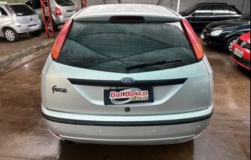 Ford Focus Hatch SE 1.6 16V TiVCT - Foto #6