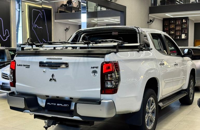 Mitsubishi L200 Triton 2.4 16V Turbo Sport Hpe CD 4x4 - Foto #4