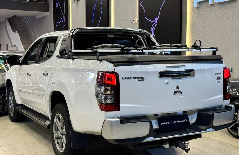 Mitsubishi L200 Triton 2.4 16V Turbo Sport Hpe CD 4x4 - Foto #6