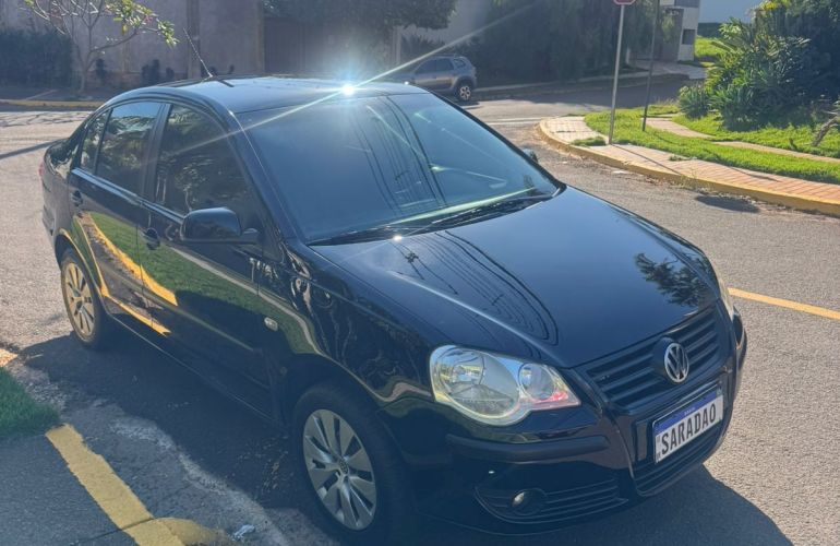 Volkswagen Polo Sedan 1.6 Mi 8v - Foto #3