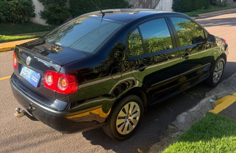 Volkswagen Polo Sedan 1.6 Mi 8v - Foto #8