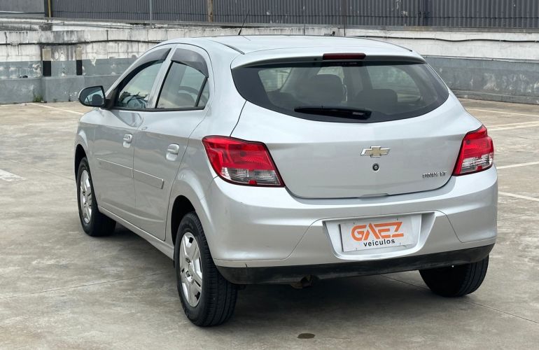 Chevrolet Onix 1.0 MPFi LT 8v - Foto #3