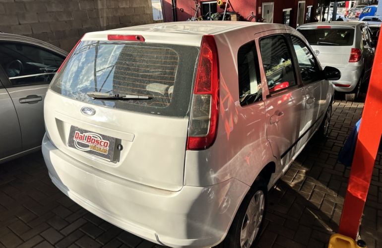 Ford Fiesta Hatch 1.6 (Flex) - Foto #4
