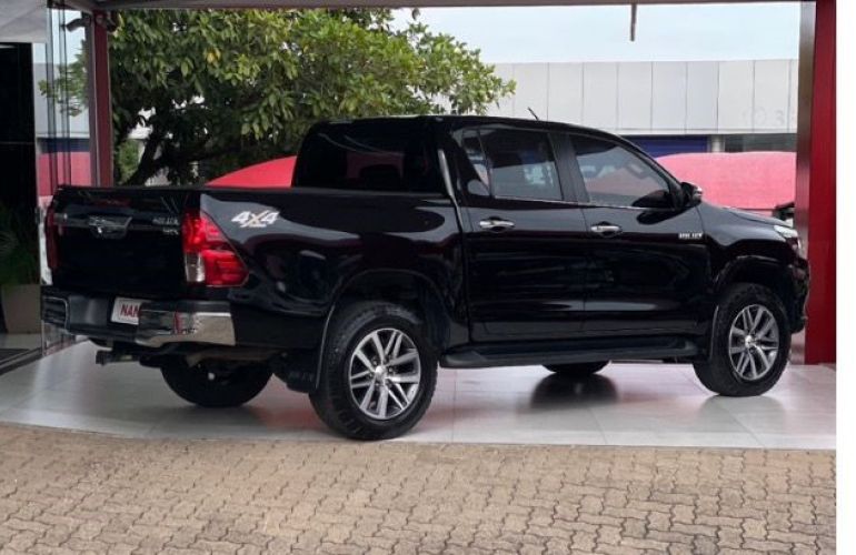 Toyota Hilux 2.8 TDI SRX CD 4x4 (Aut) - Foto #5