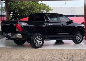 Toyota Hilux 2.8 TDI SRX CD 4x4 (Aut) - Foto #5